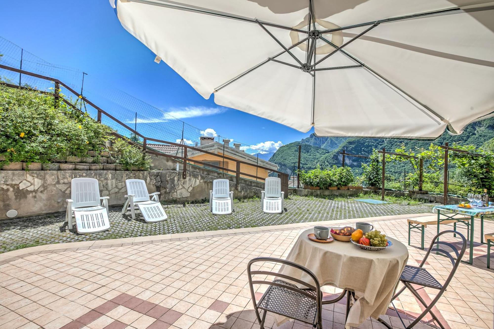 Il Giardino In Montagna Family Friendly- Happy Rentals Tenno Eksteriør billede
