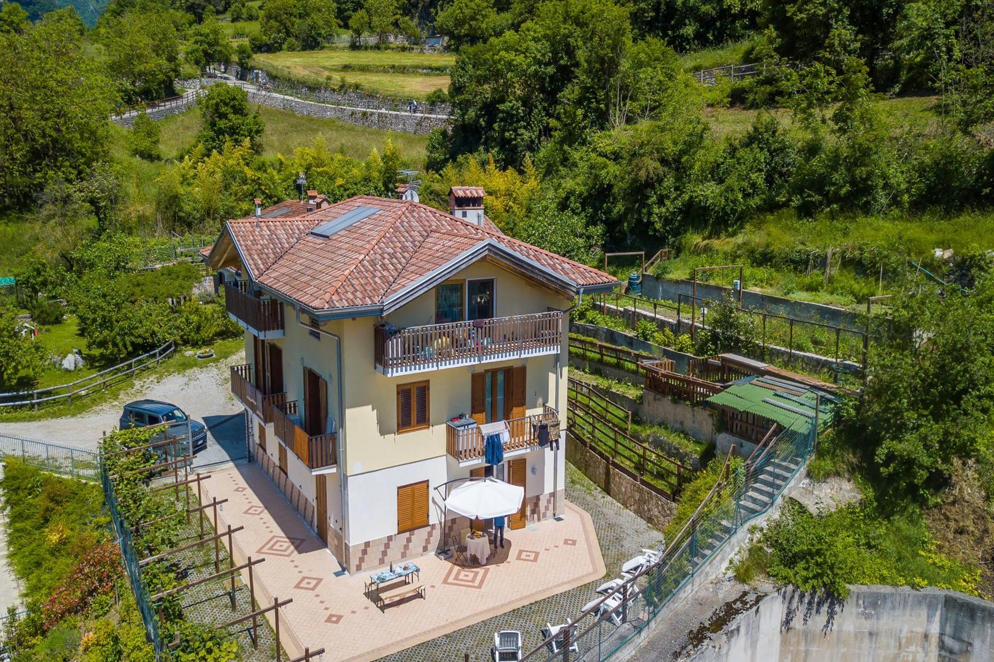 Il Giardino In Montagna Family Friendly- Happy Rentals Tenno Eksteriør billede